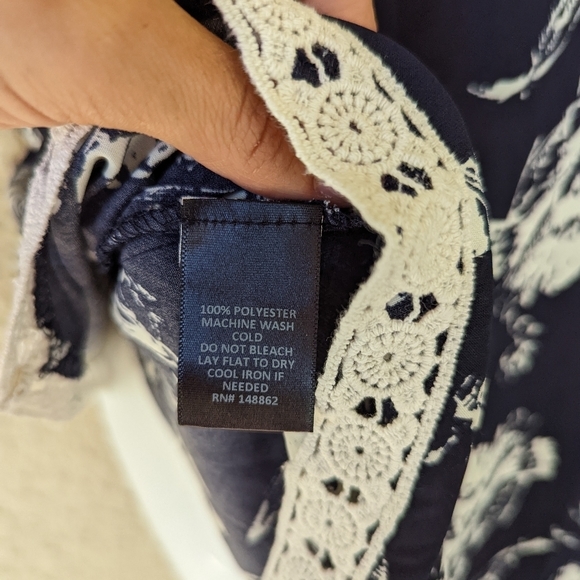 Torrid floral tank top‎ size 1 - Picture 5 of 5